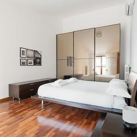 Spacious 600 Mt To Metro M3 Comasina Apartment