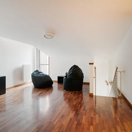 Spacious 600 Mt To Metro M3 Comasina Apartment Milan