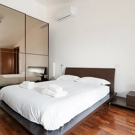 Spacious 600 Mt To Metro M3 Comasina *