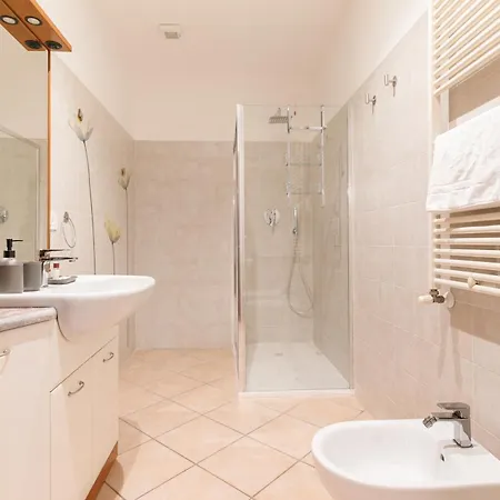 Apartment Spacious 600 Mt To Metro M3 Comasina Milan