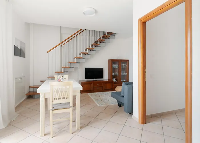 Guesthost - Spacious 600 Mt To Metro M3 Comasina Apartment