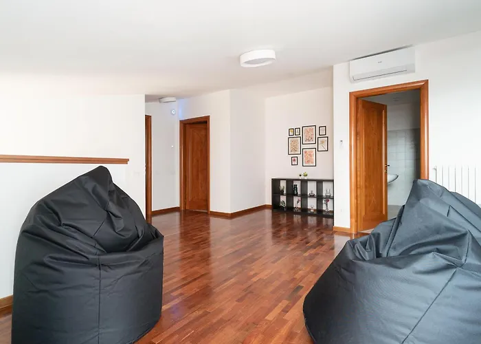 Guesthost - Spacious 600 Mt To Metro M3 Comasina Apartment *