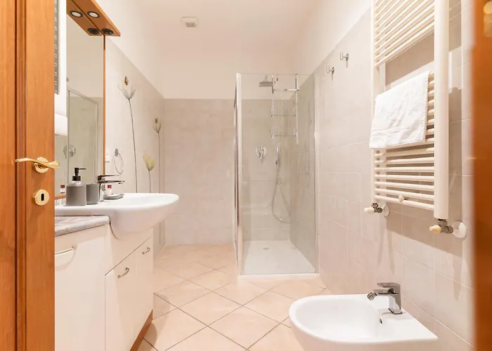 Apartment Guesthost - Spacious 600 Mt To Metro M3 Comasina Milan