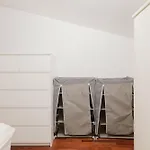Apartamento Guesthost - Spacious 600 Mt To Metro M3 Comasina Milão
