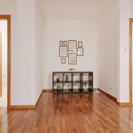 Guesthost - Spacious 600 Mt To Metro M3 Comasina Apartamento